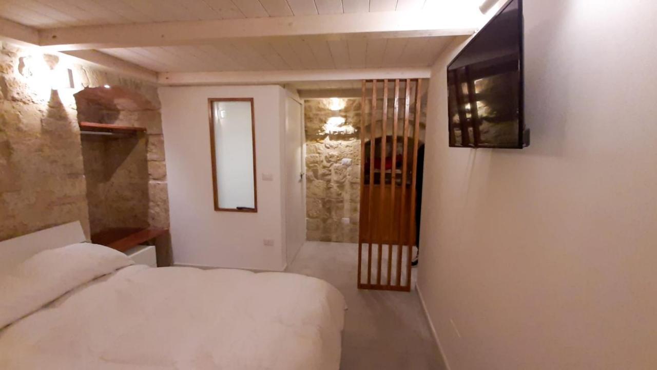 ג'ובינאצו B&B Il Castello Suite מראה חיצוני תמונה