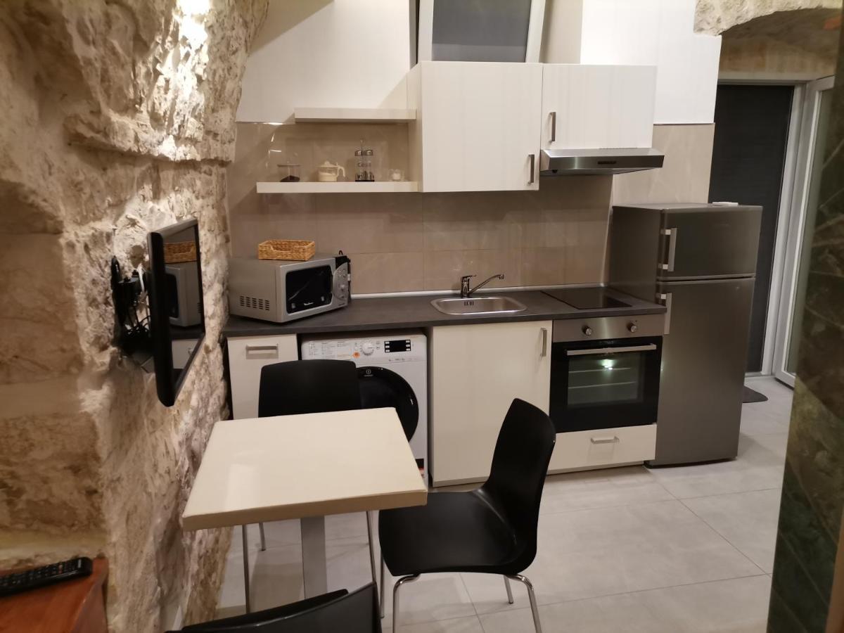 ג'ובינאצו B&B Il Castello Suite מראה חיצוני תמונה